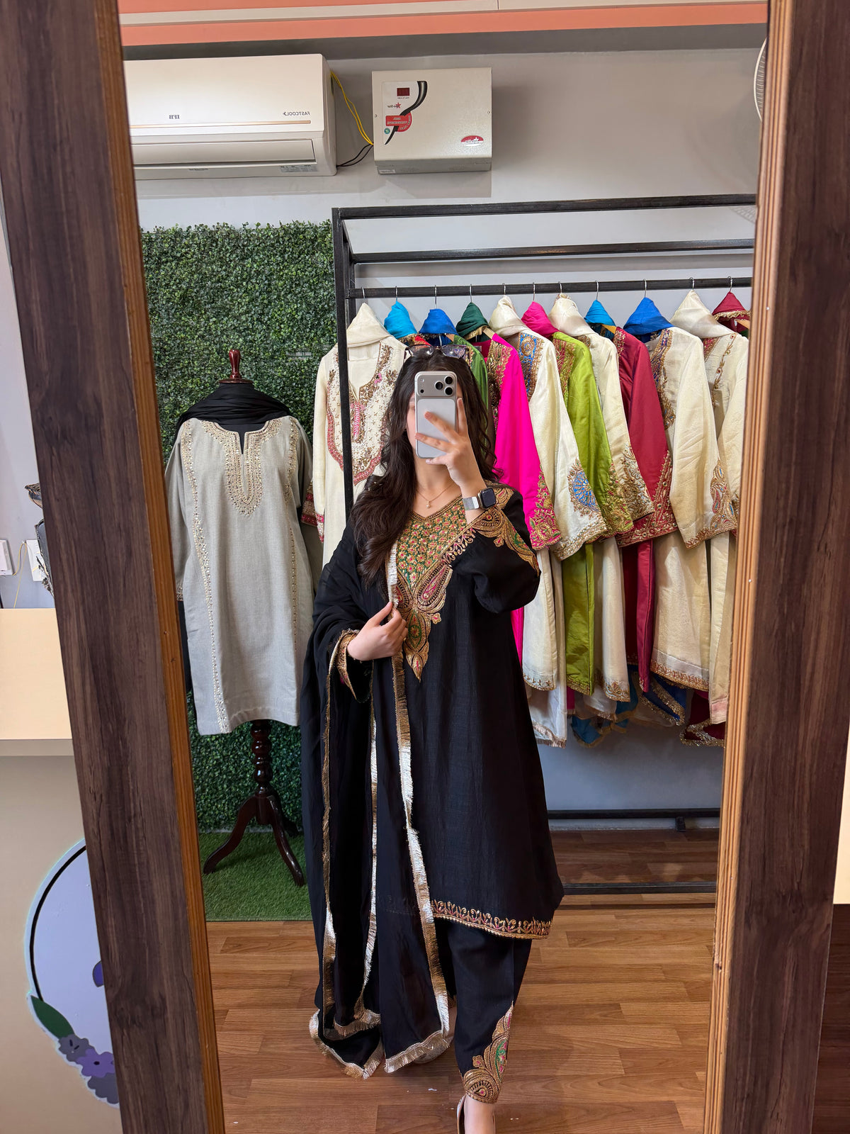 Tilla Suit