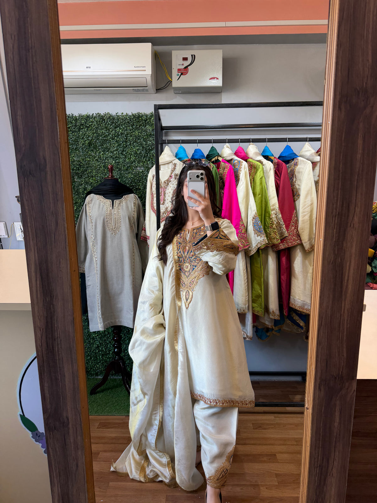 Tilla Suit